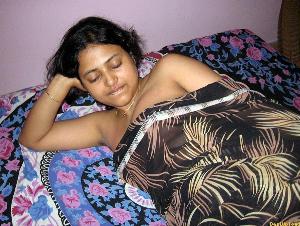 Abitha Aunty_94.jpg Cute Abitha Aunty Saree Candid Panties and Nudes